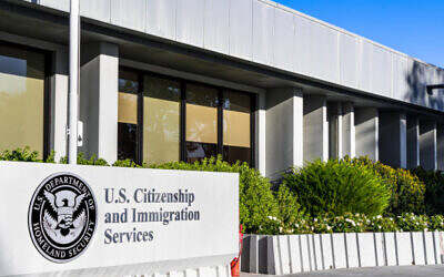 Applying for U.S. Citizenship with a Pending I-751 Petition: Navigating Concurrent Immigration Applications